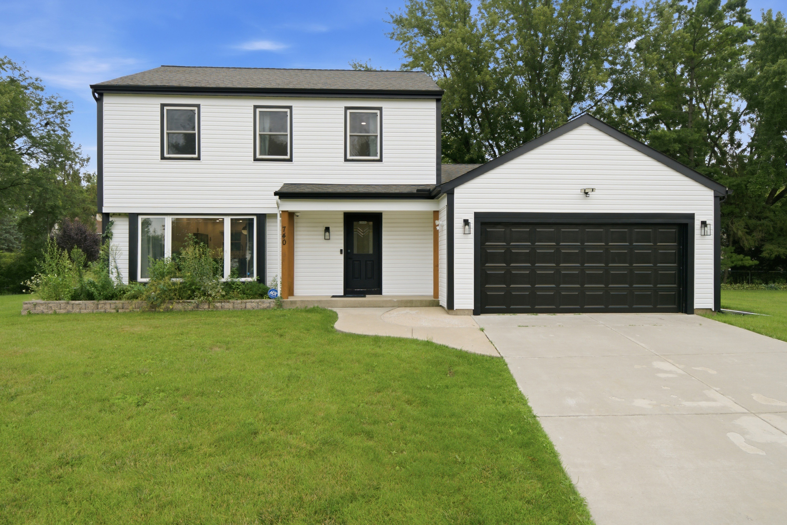 740 Thompson Boulevard Property Photo 1