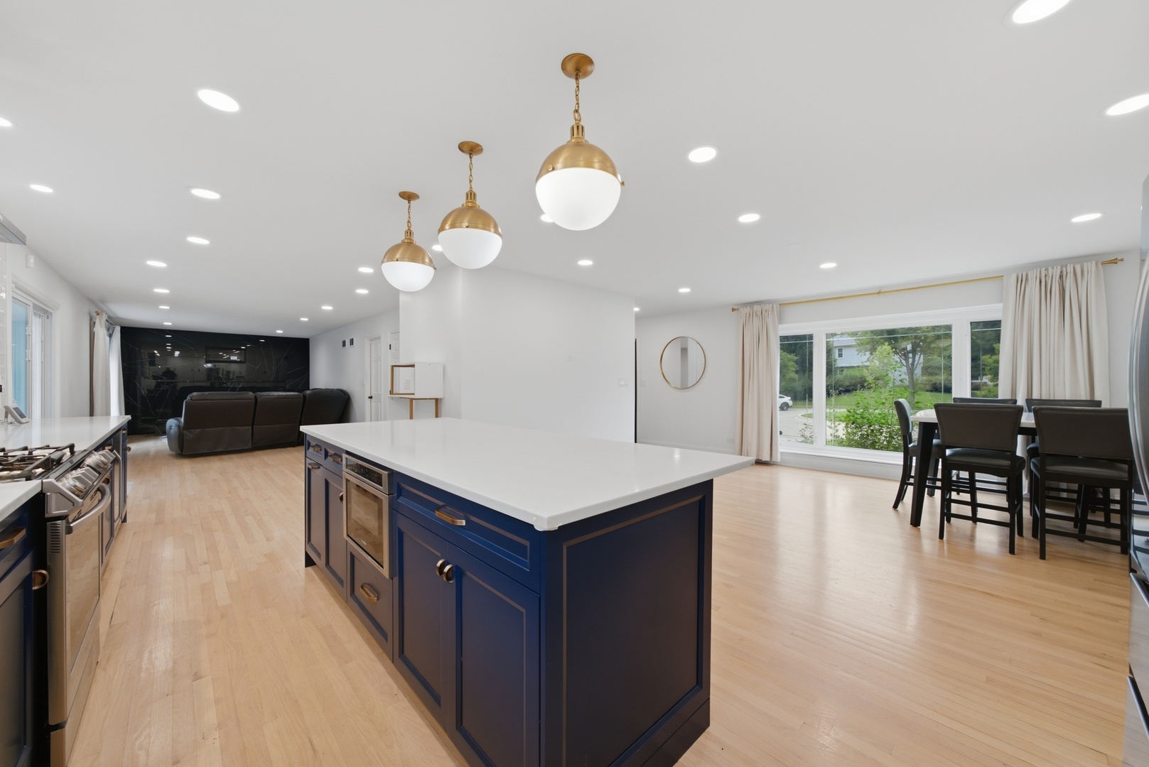 740 Thompson Boulevard Property Photo 6
