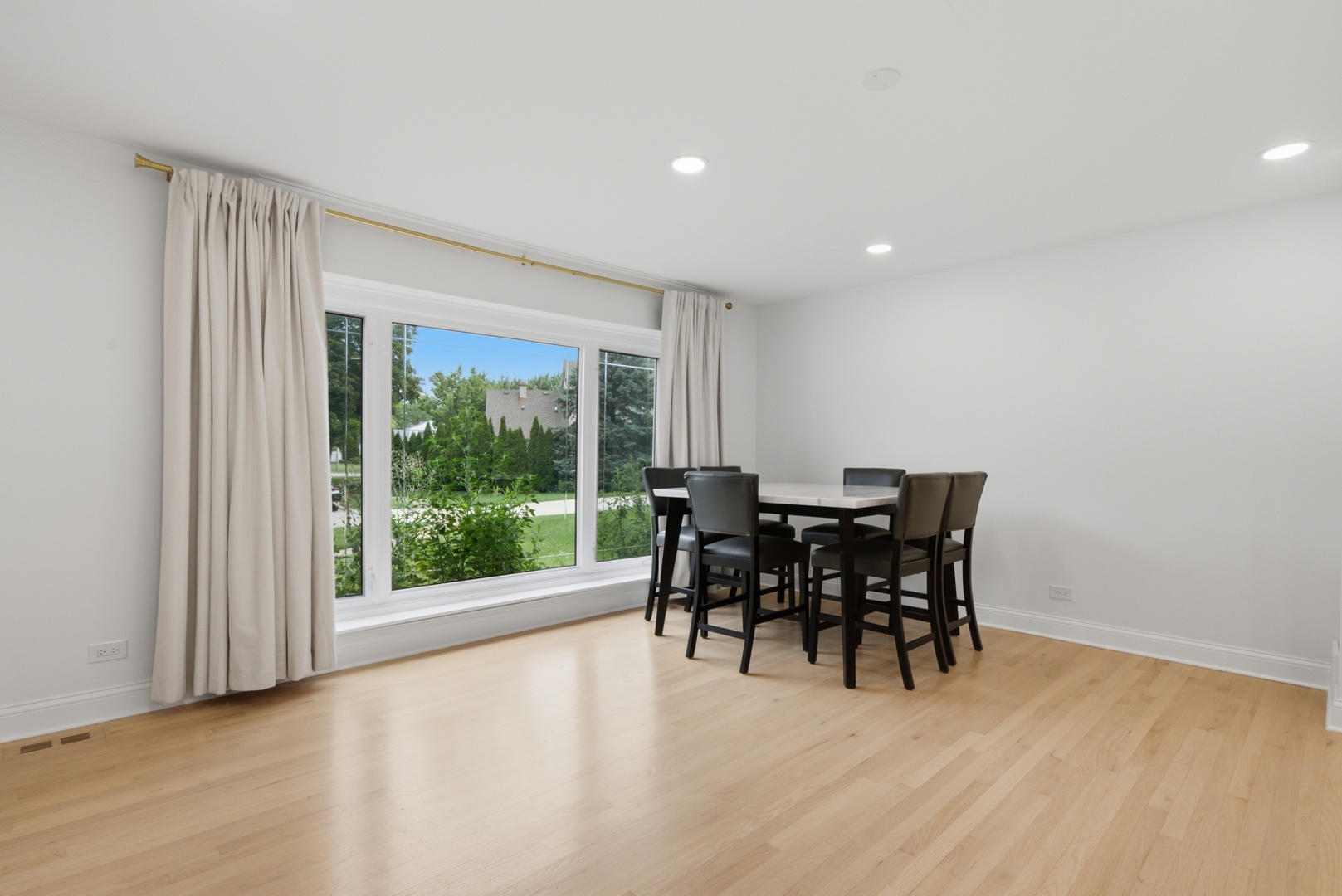 740 Thompson Boulevard Property Photo 7