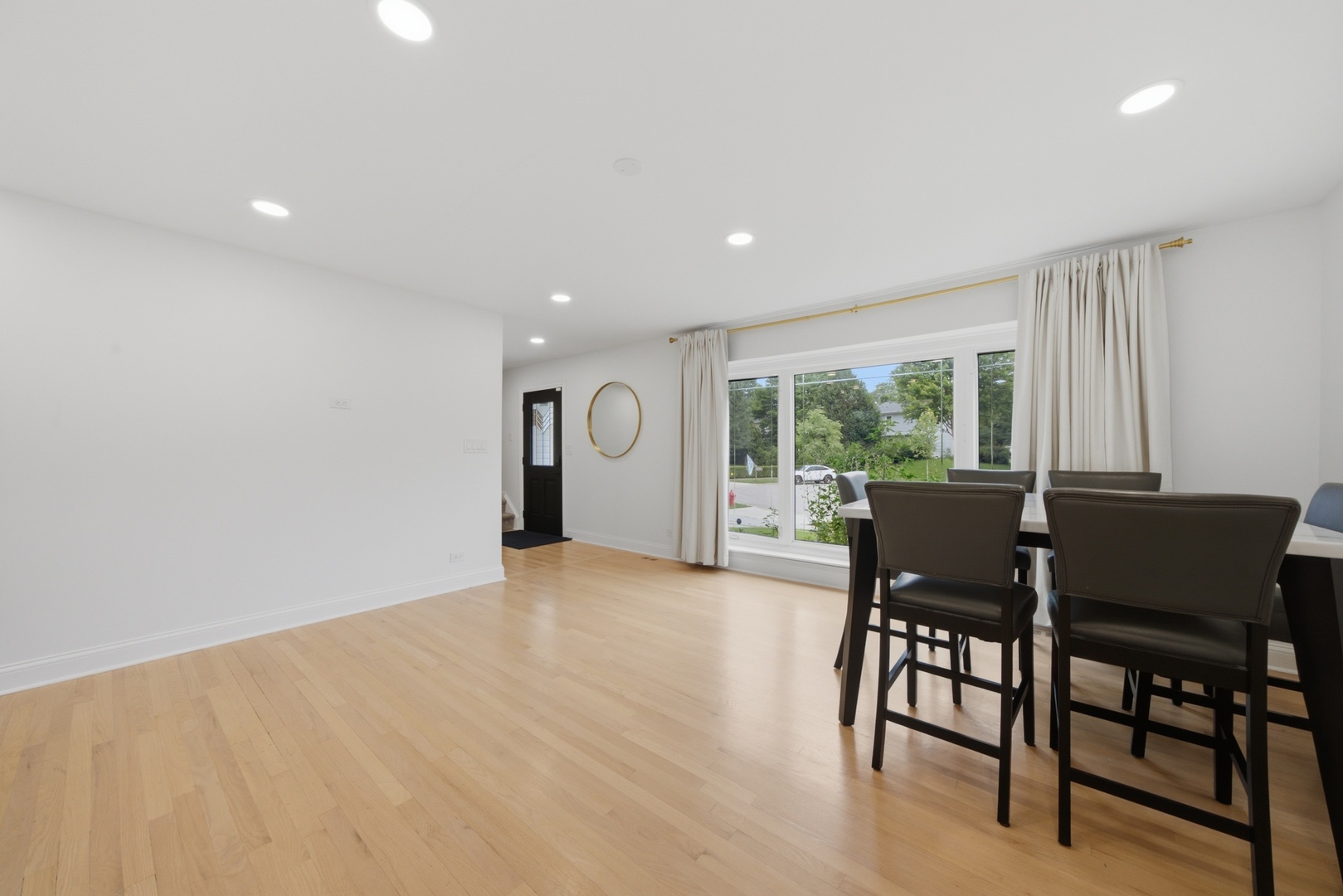 740 Thompson Boulevard Property Photo 8