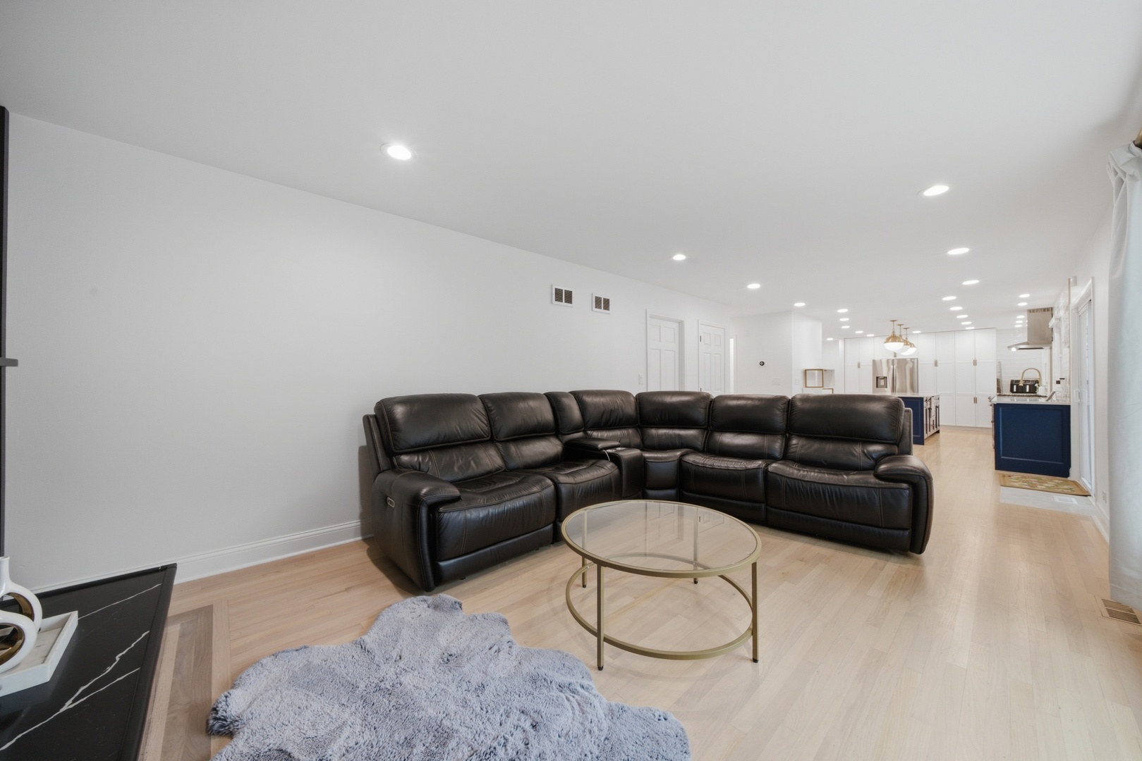 740 Thompson Boulevard Property Photo 12
