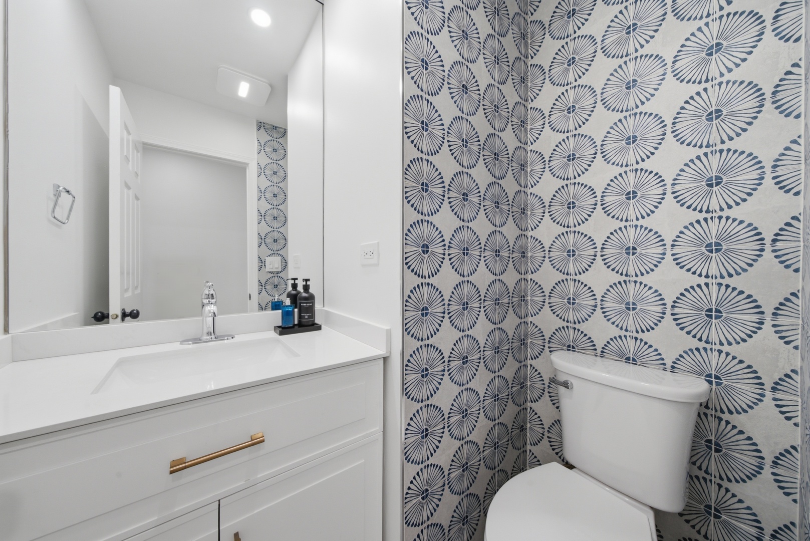 740 Thompson Boulevard Property Photo 16