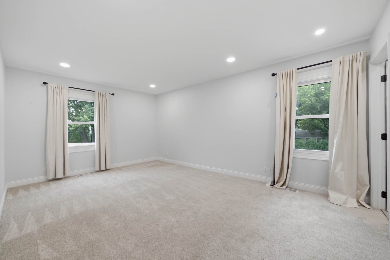740 Thompson Boulevard Property Photo 17
