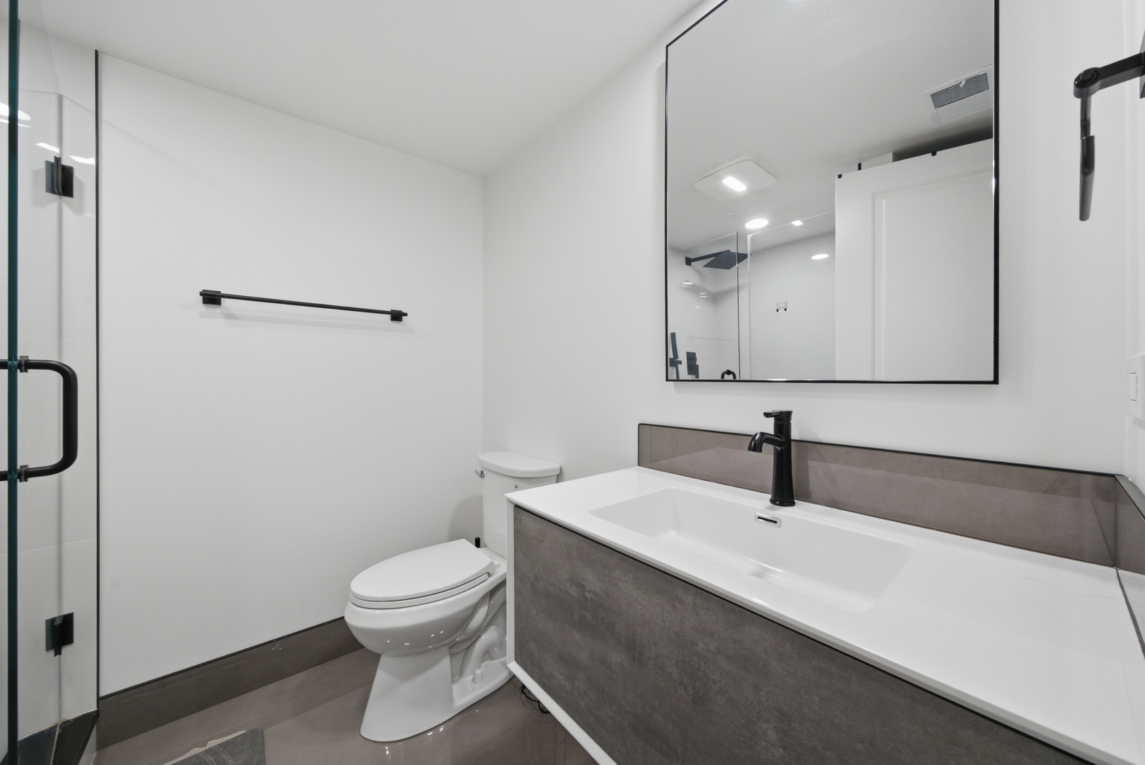 740 Thompson Boulevard Property Photo 24