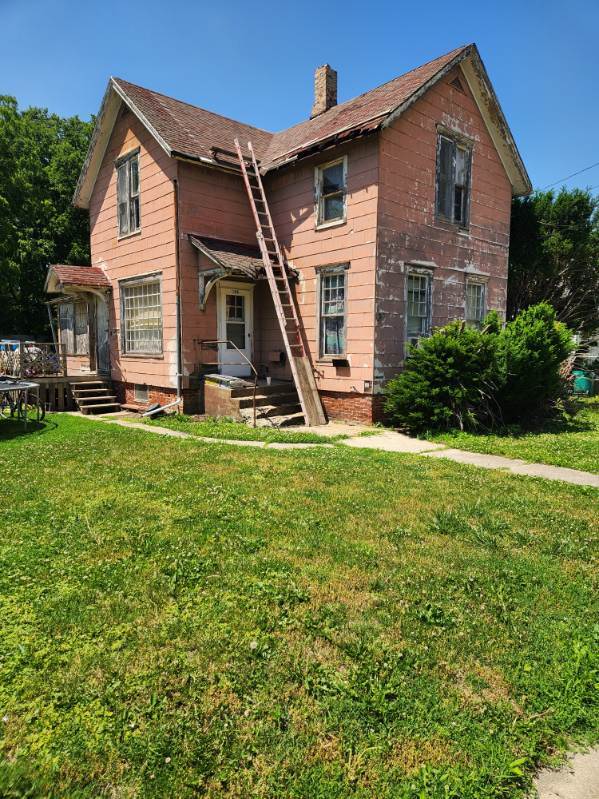 106 Lincoln Street Property Photo 1