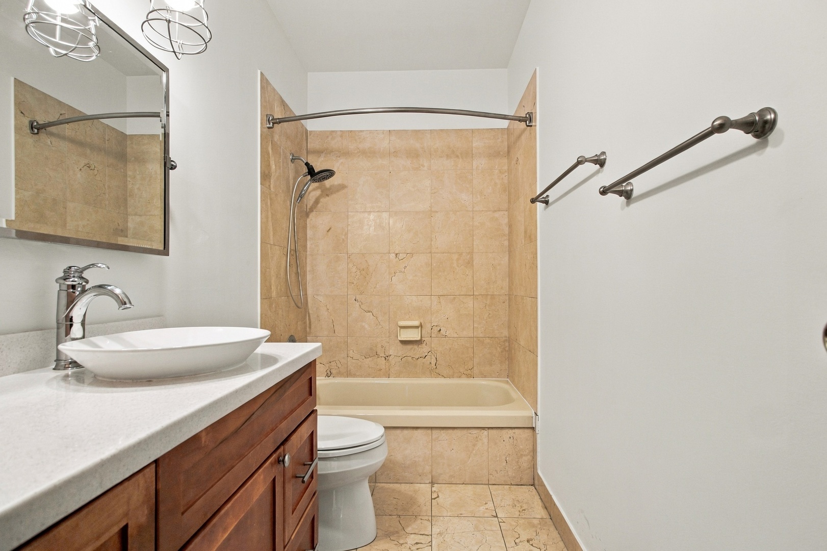 550 W Surf Street 117 Property Photo 17