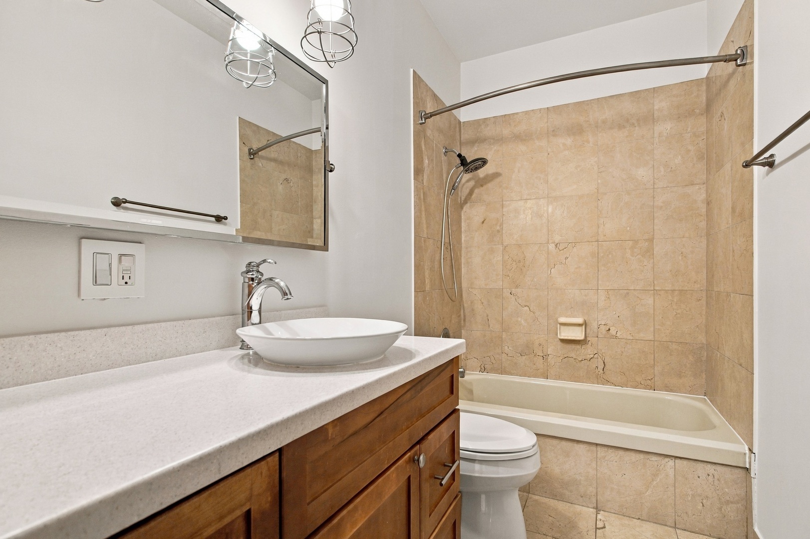 550 W Surf Street 117 Property Photo 18