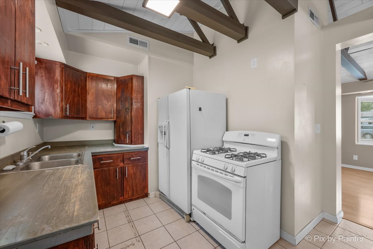 1106 Emerald Lane Property Photo 6