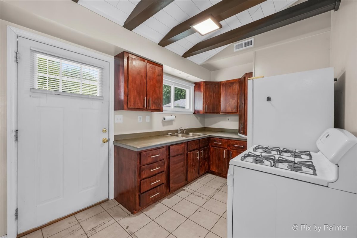 1106 Emerald Lane Property Photo 8