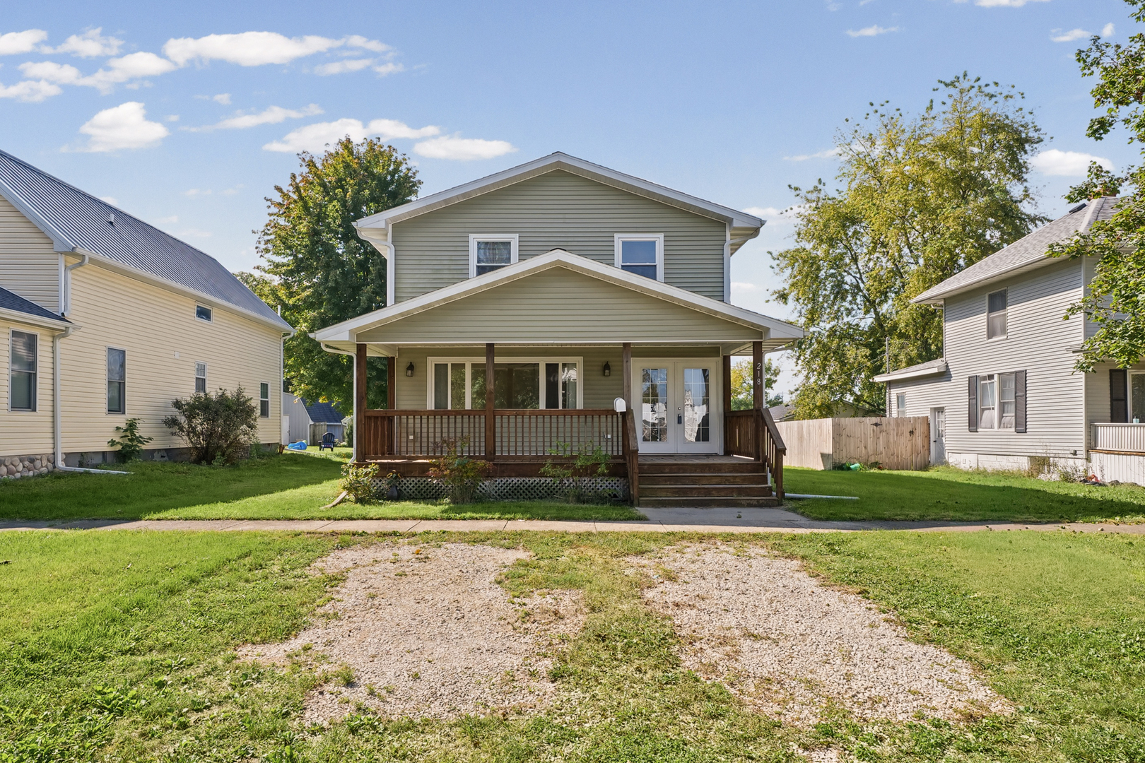 218 E Orleans Street Property Photo 1