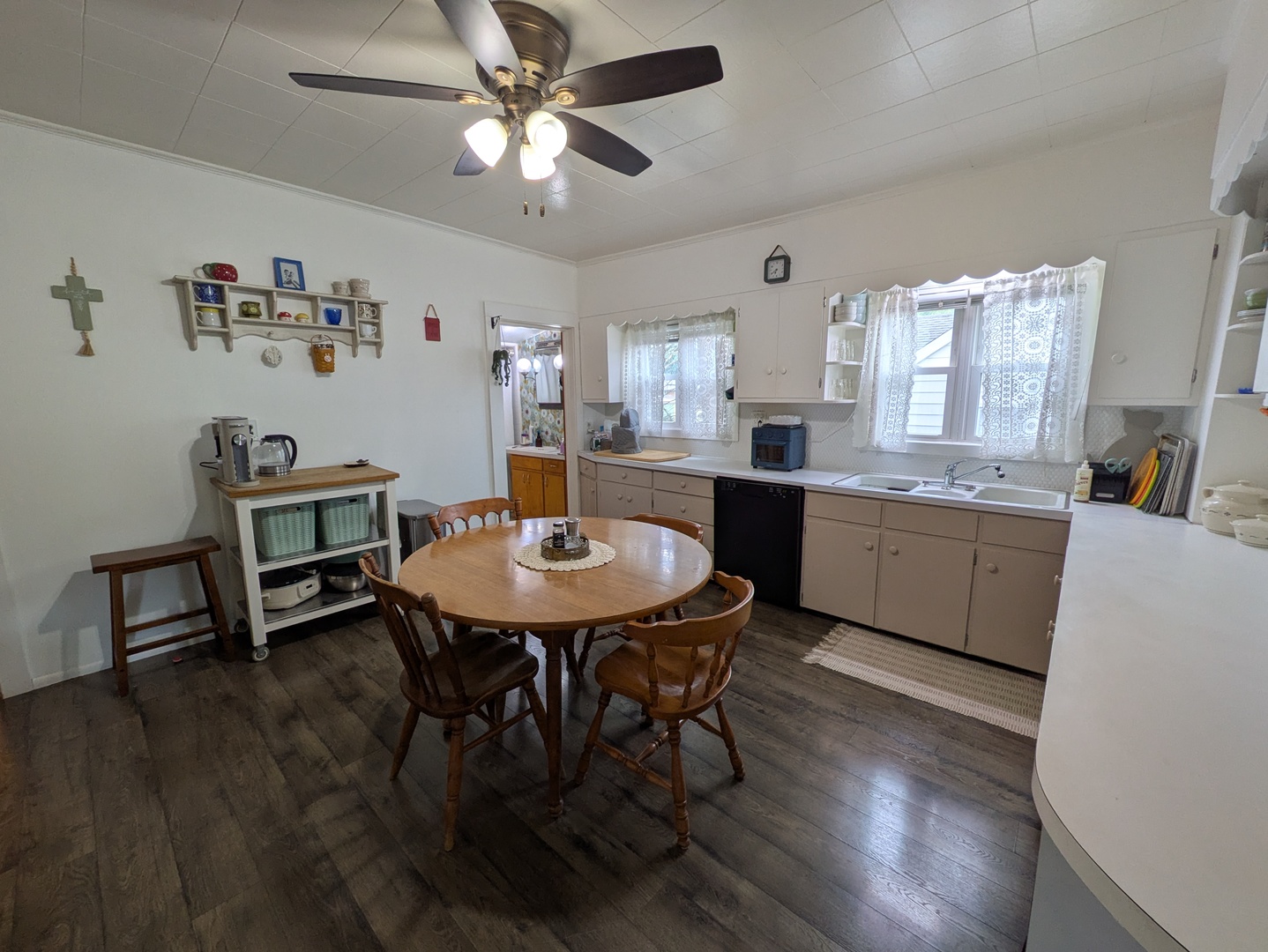 919 Johnson Street Property Photo 4