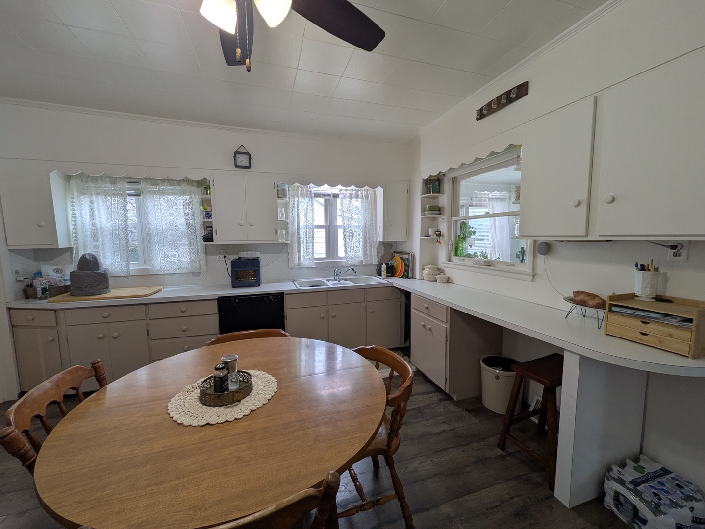 919 Johnson Street Property Photo 5