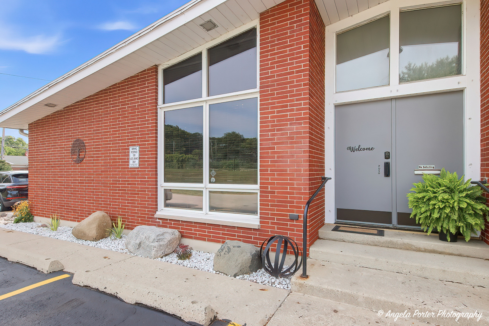 62 E Grand Avenue B Property Photo 2