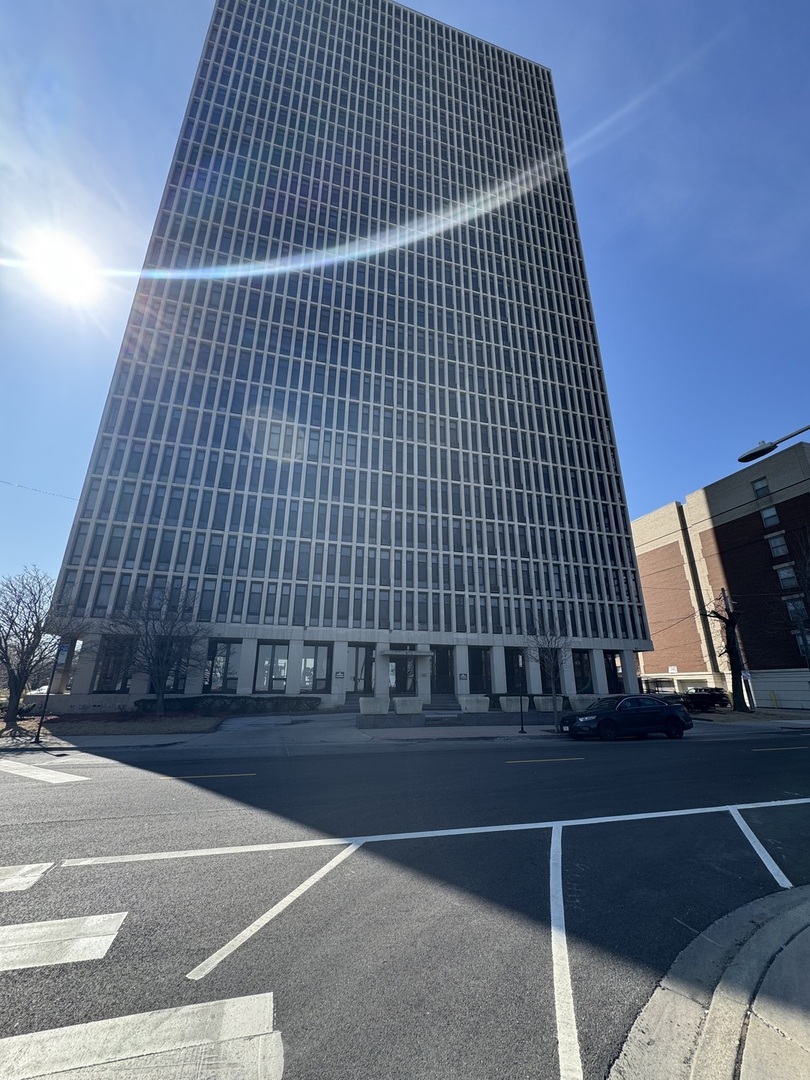 6700 S South Shore Drive 12E Property Photo 1