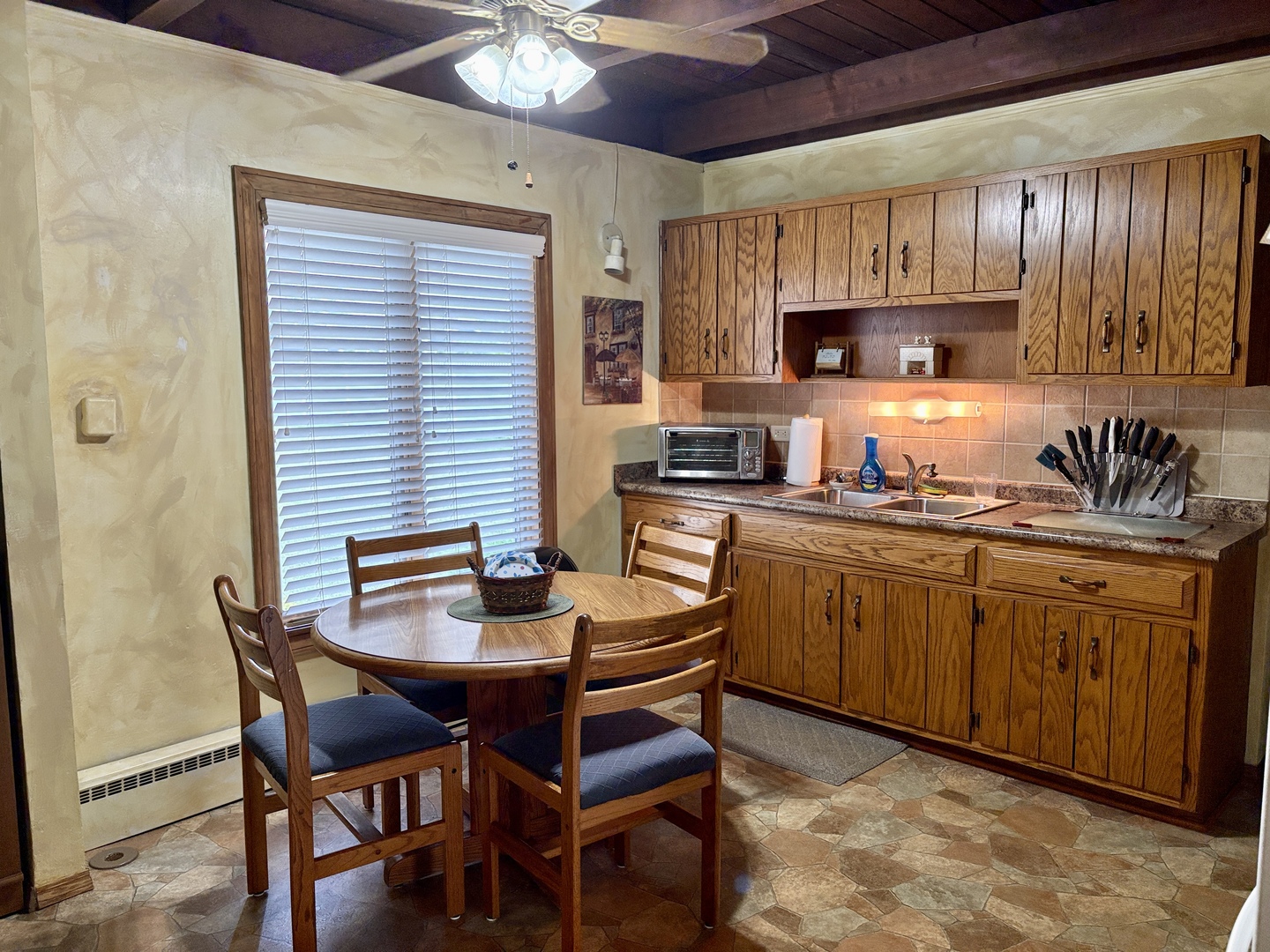 6251 Blackstone Avenue Property Photo 8
