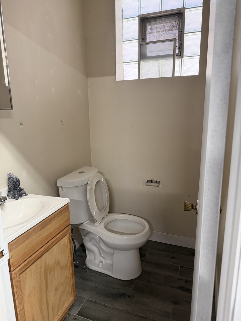 5635 W 79th Street Property Photo 4