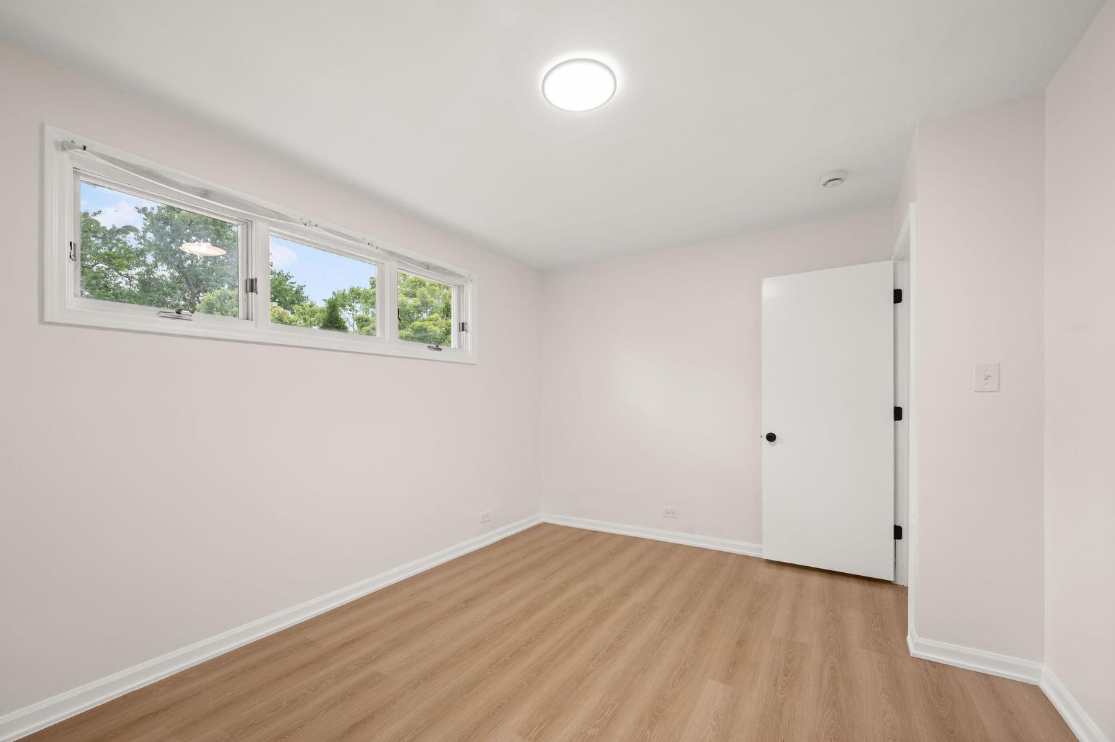 2115 W 175th Street Property Photo 9