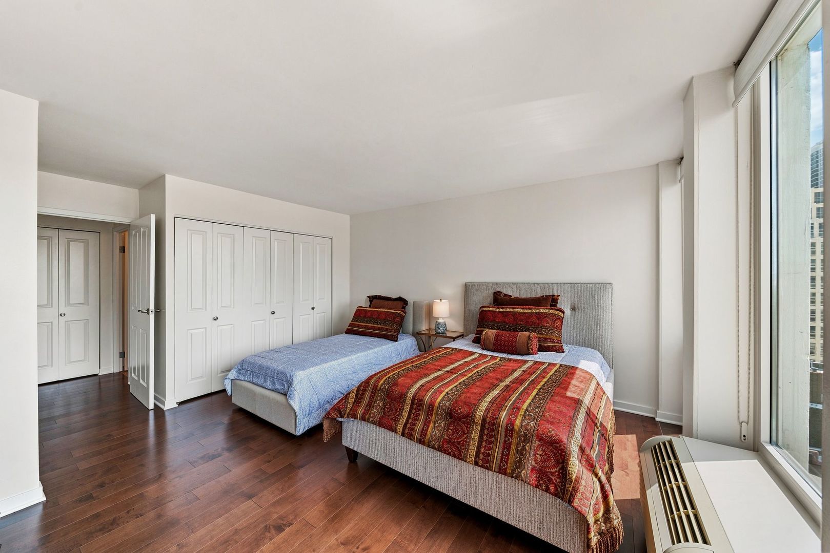 111 E Chestnut Street 30g Property Photo 16