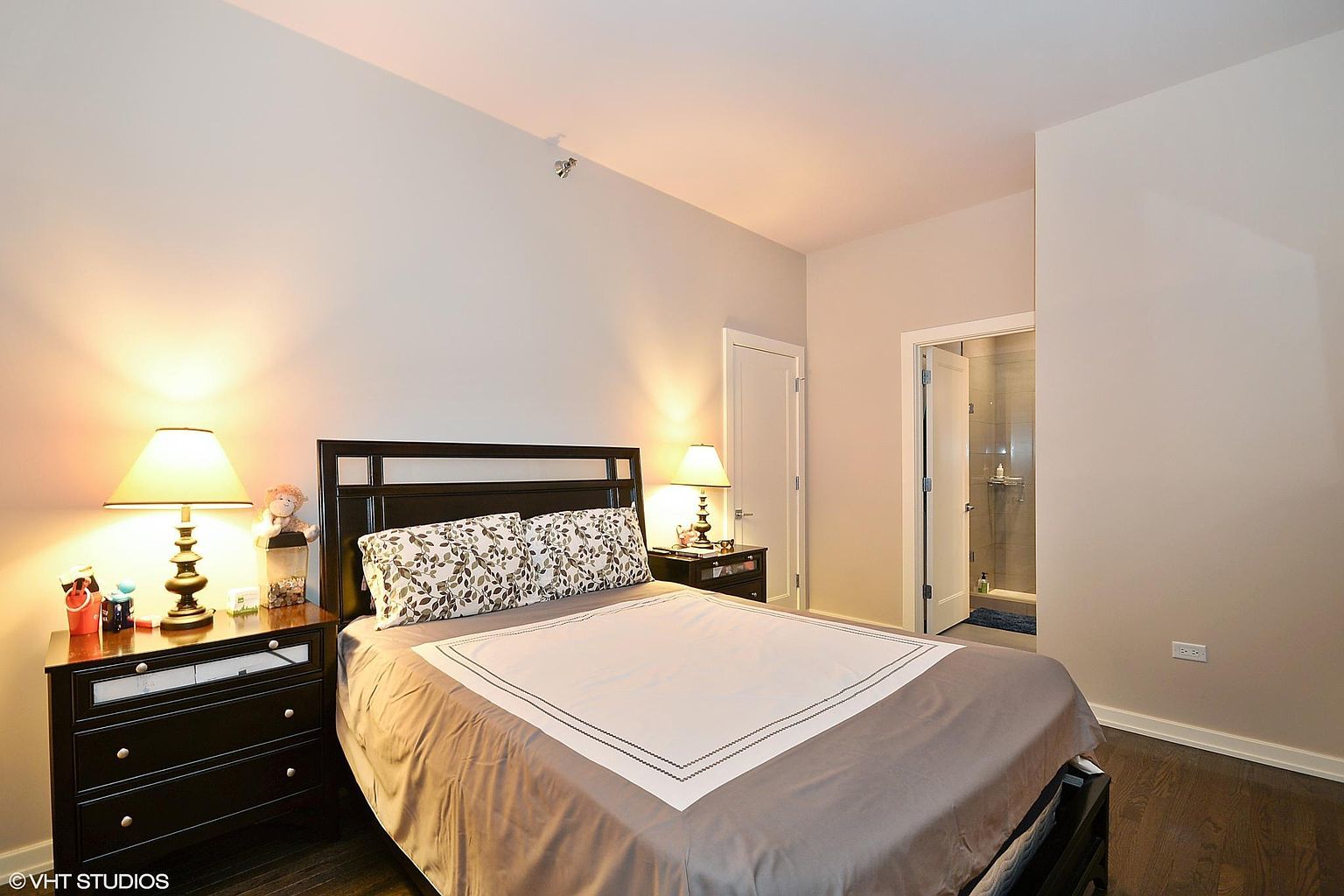 6 N Michigan Avenue 1509 Property Photo 10