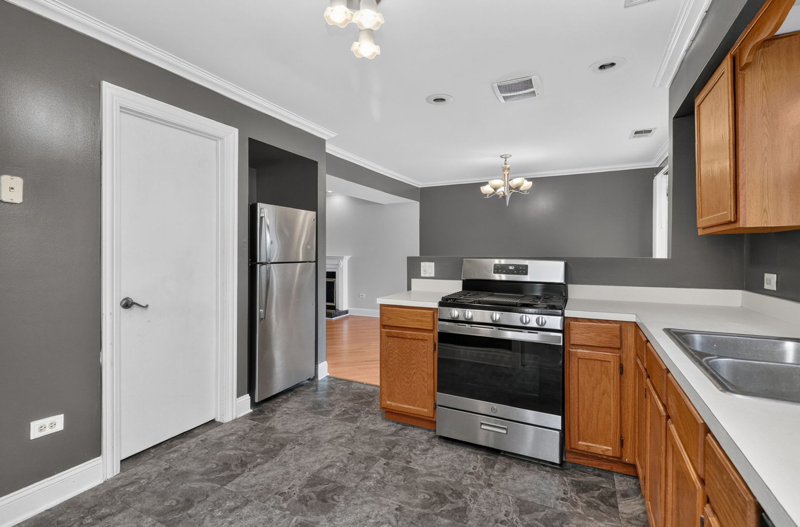 400 S Frontenac Street Property Photo 7