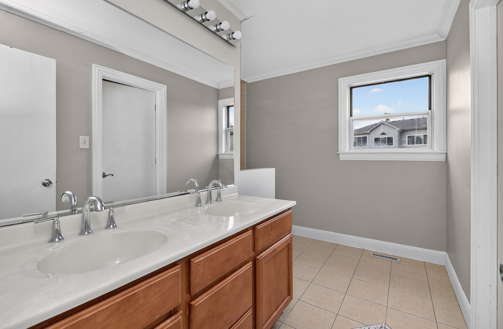 400 S Frontenac Street Property Photo 15