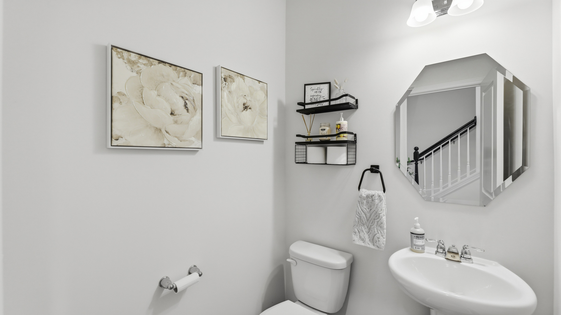 153 Roslyn Place Property Photo 10
