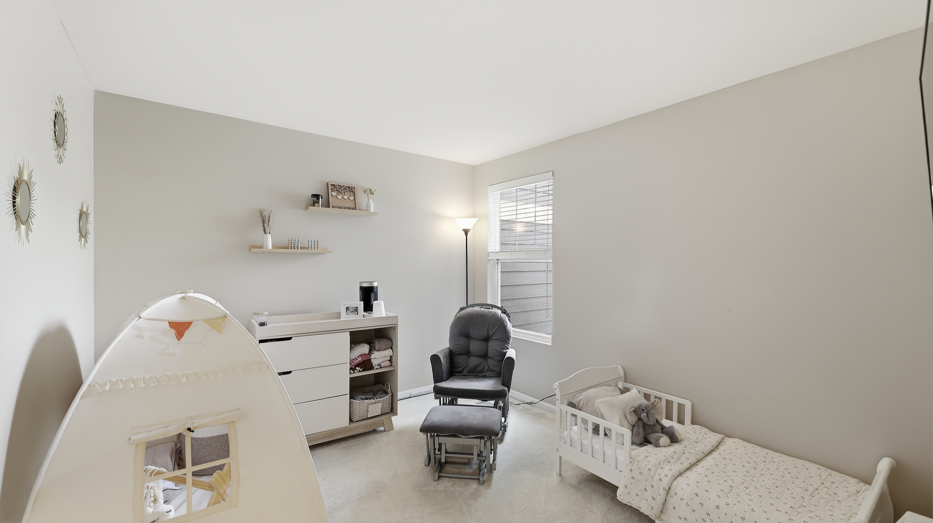 153 Roslyn Place Property Photo 17