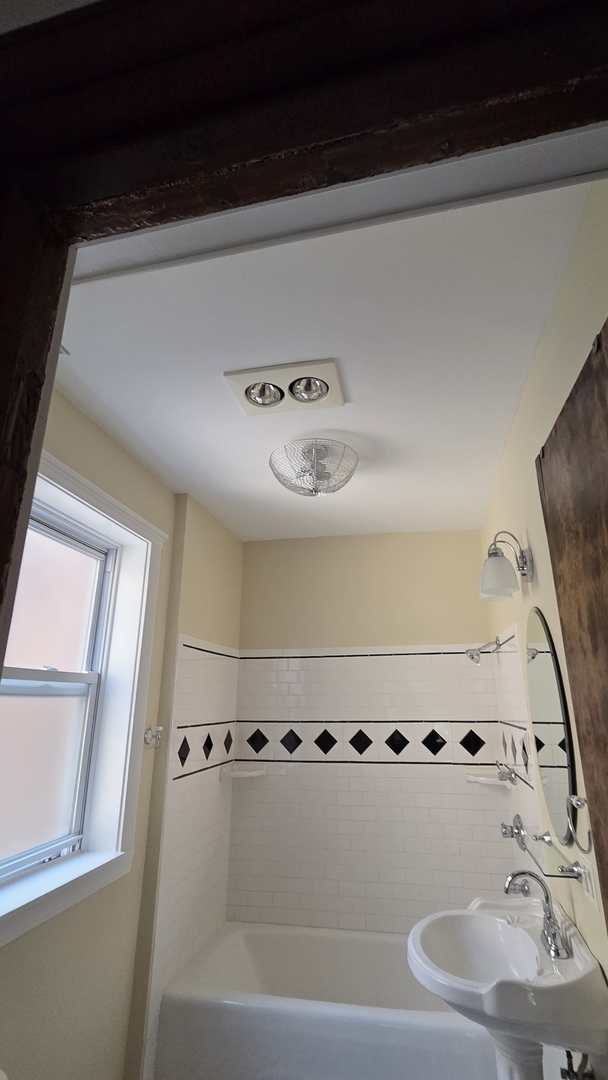 1309 W Farwell Avenue 3 Property Photo 24
