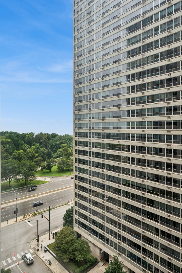 3600 N Lake Shore Drive 1211 Property Photo 16