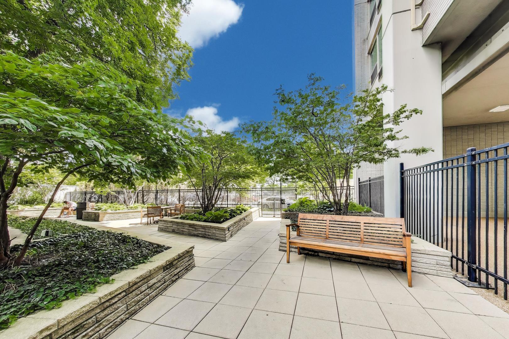 3600 N Lake Shore Drive 1211 Property Photo 38