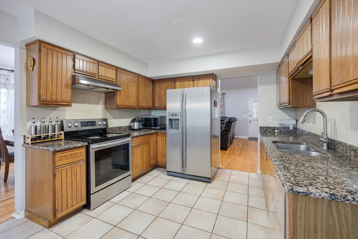1347 Rose Boulevard Property Photo 8