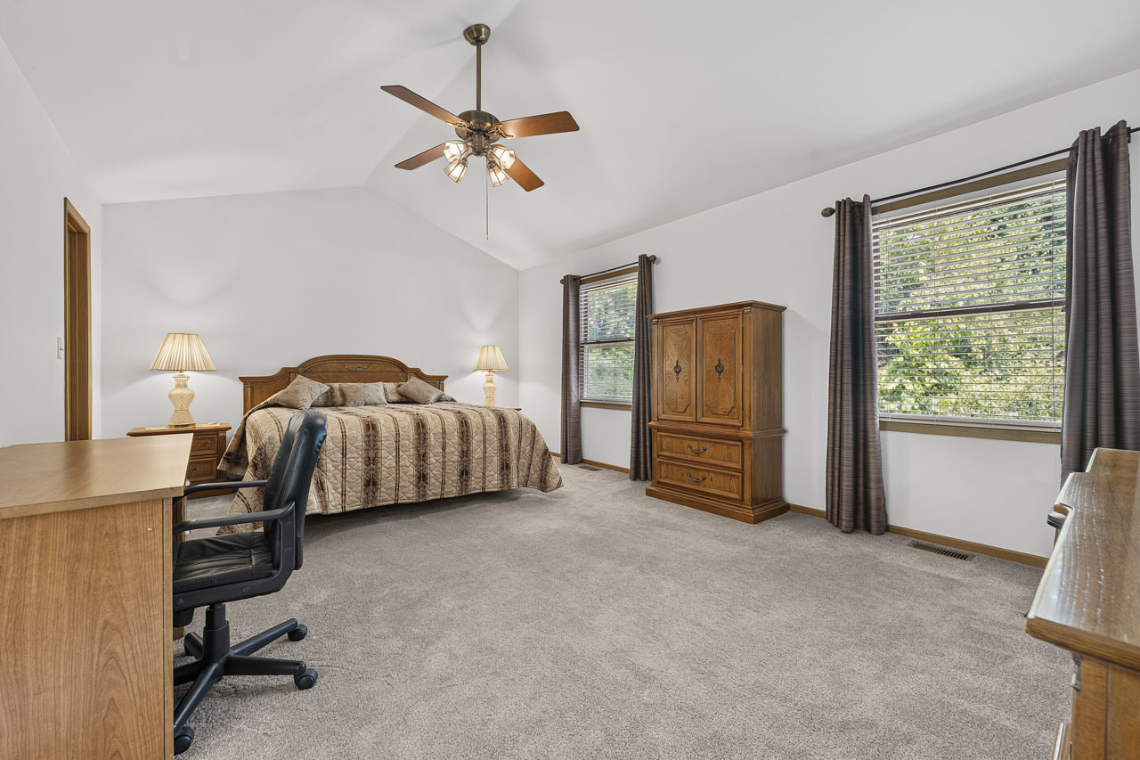 139 S Greenview Avenue Property Photo 20