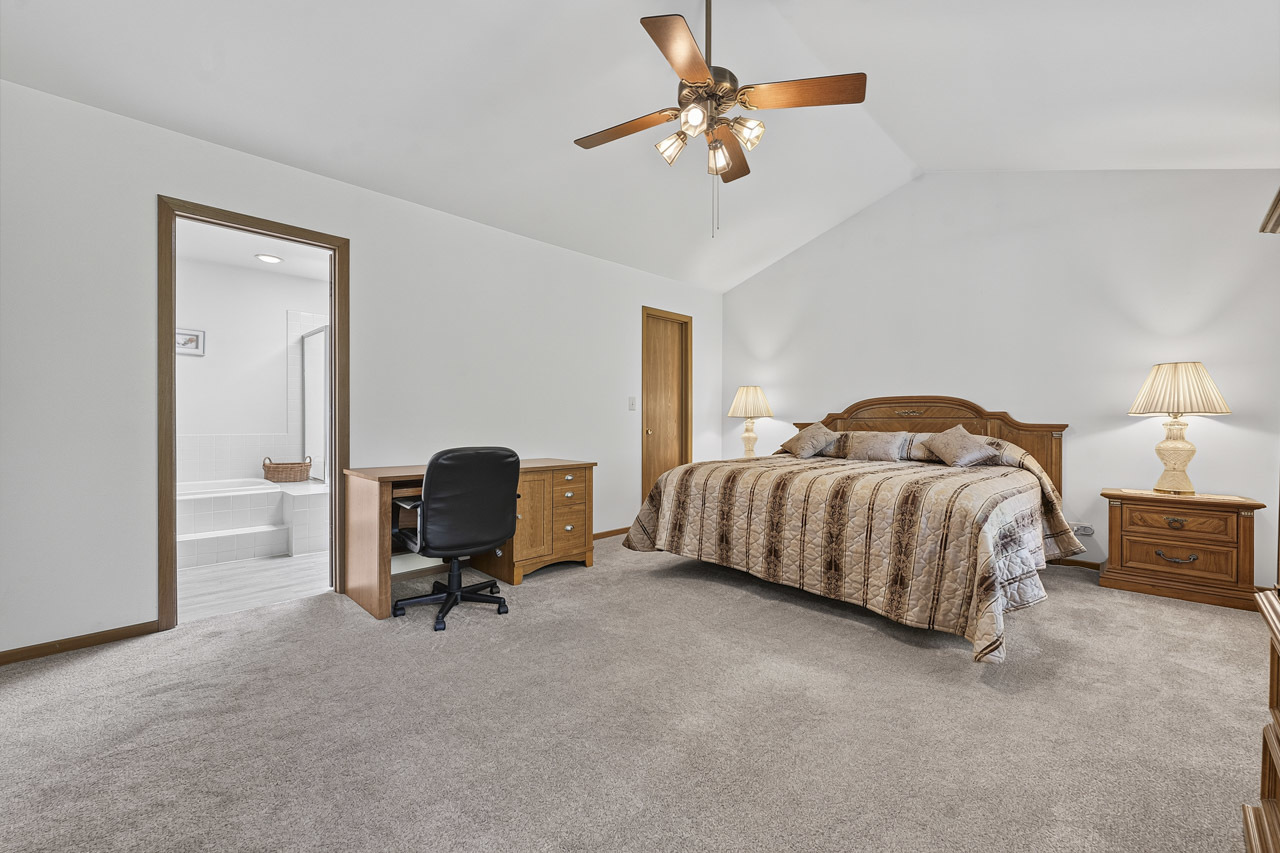 139 S Greenview Avenue Property Photo 21