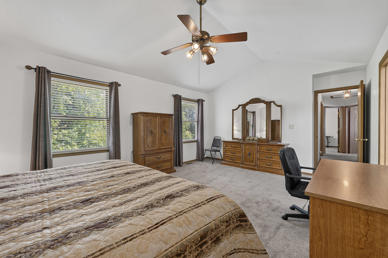 139 S Greenview Avenue Property Photo 22
