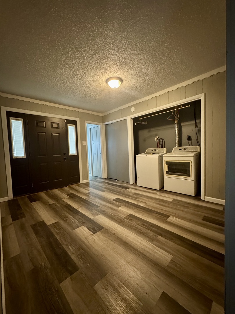 404 W 9th Street Property Photo 26
