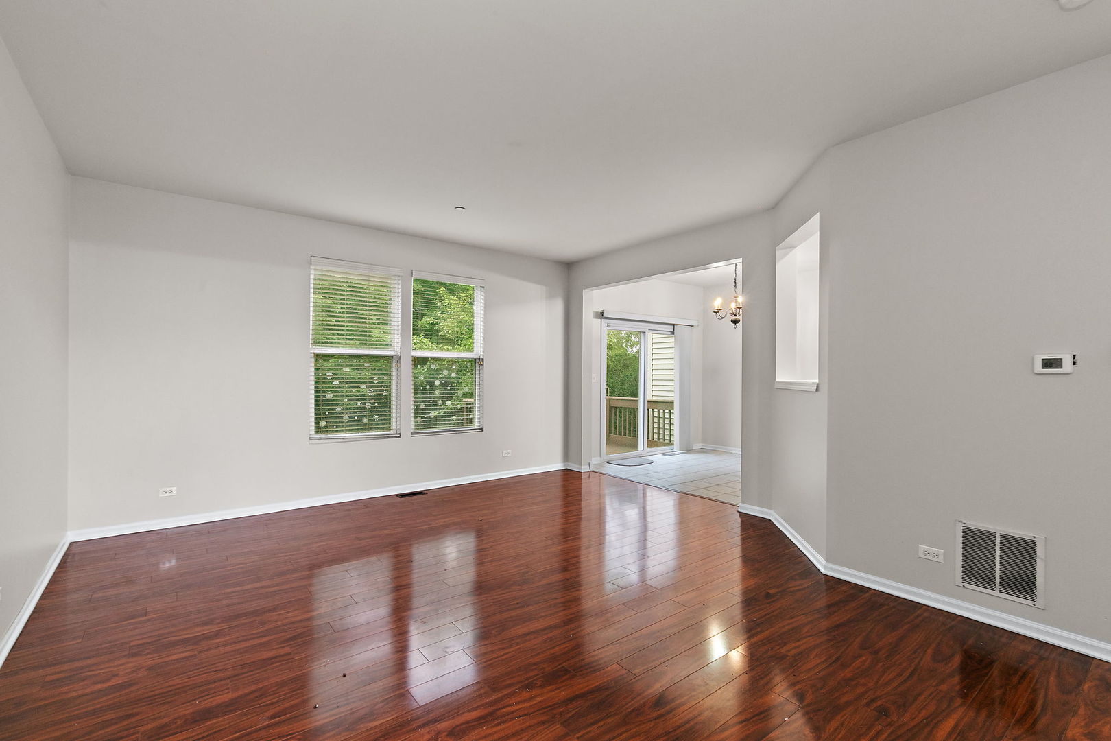 1563 Yellowstone Drive Property Photo 3