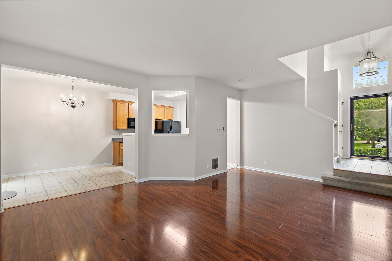 1563 Yellowstone Drive Property Photo 4