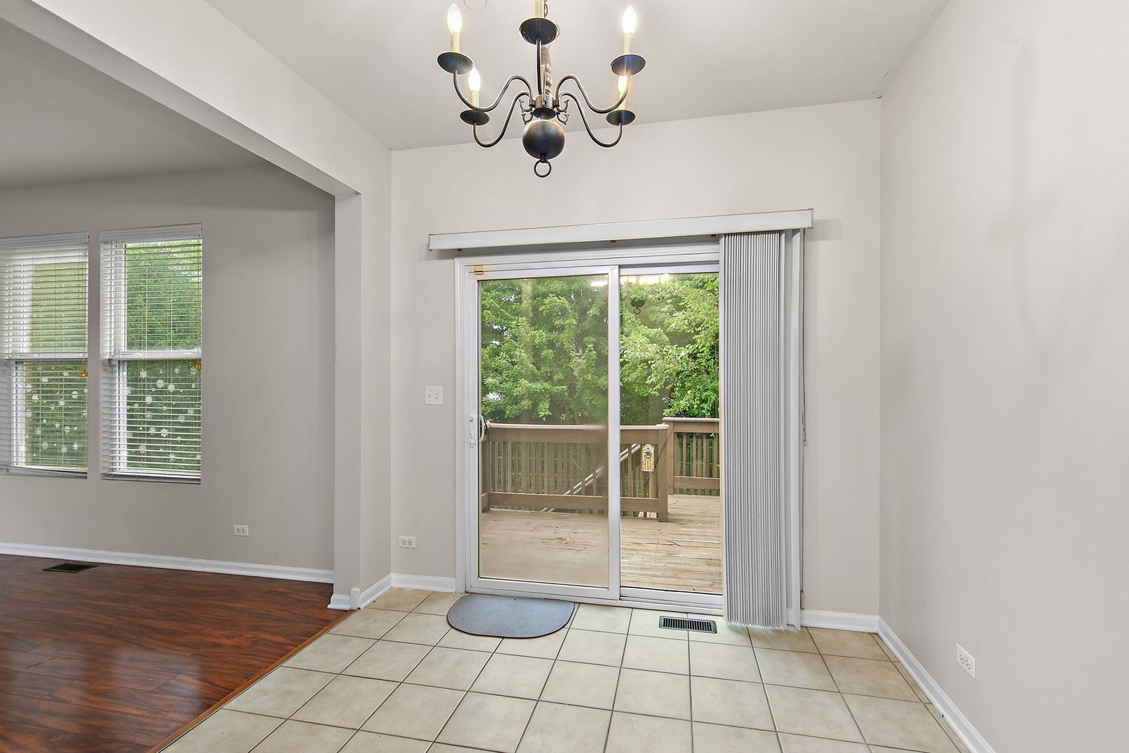 1563 Yellowstone Drive Property Photo 6