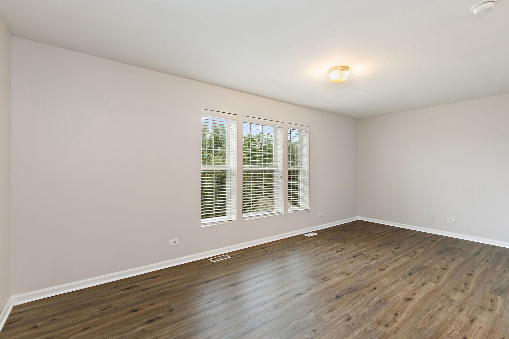 1563 Yellowstone Drive Property Photo 14