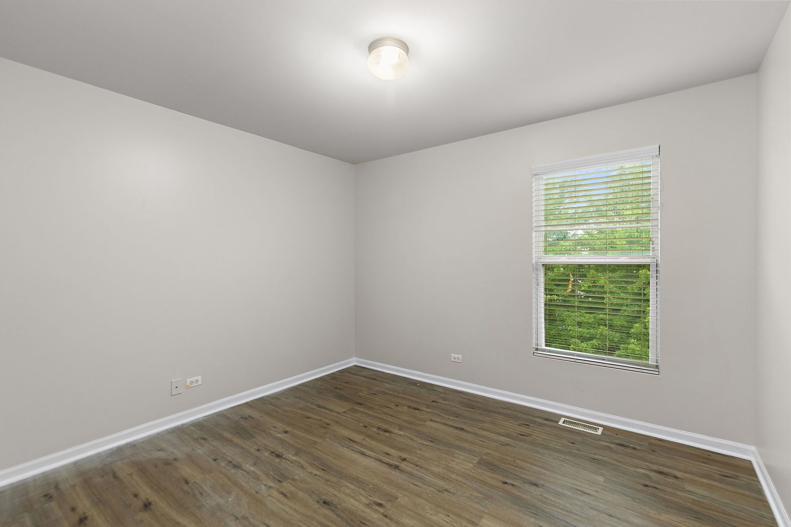 1563 Yellowstone Drive Property Photo 15