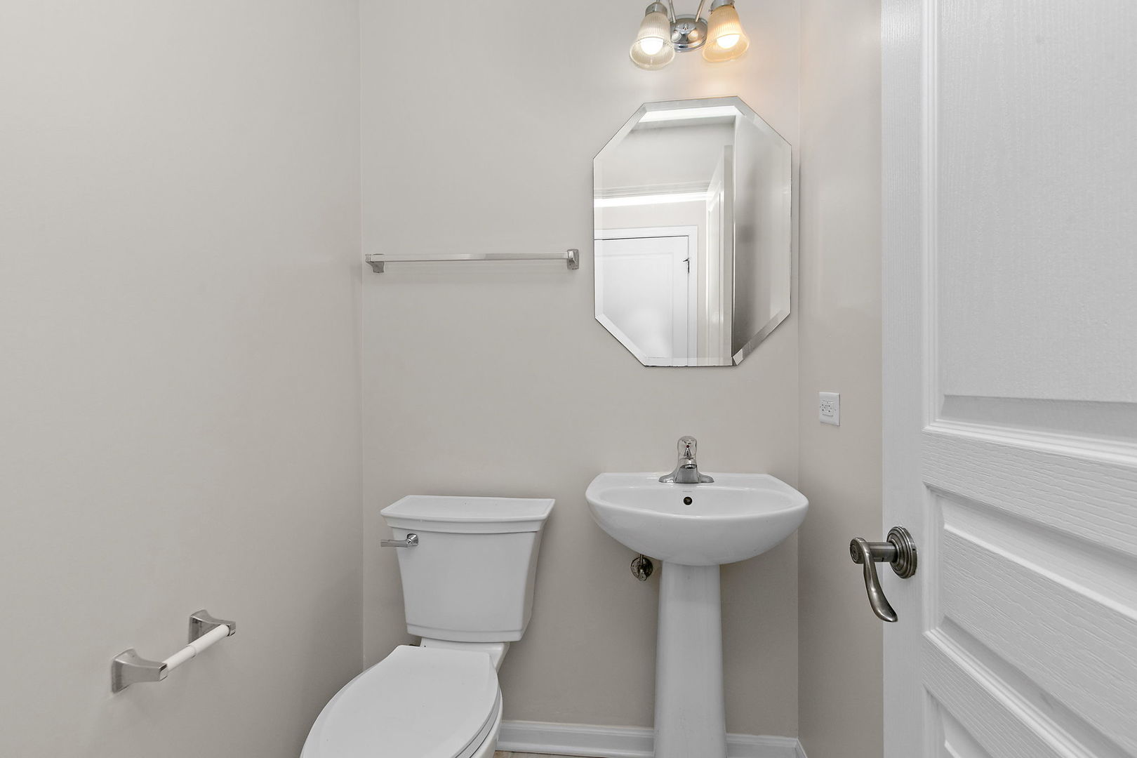 1563 Yellowstone Drive Property Photo 19