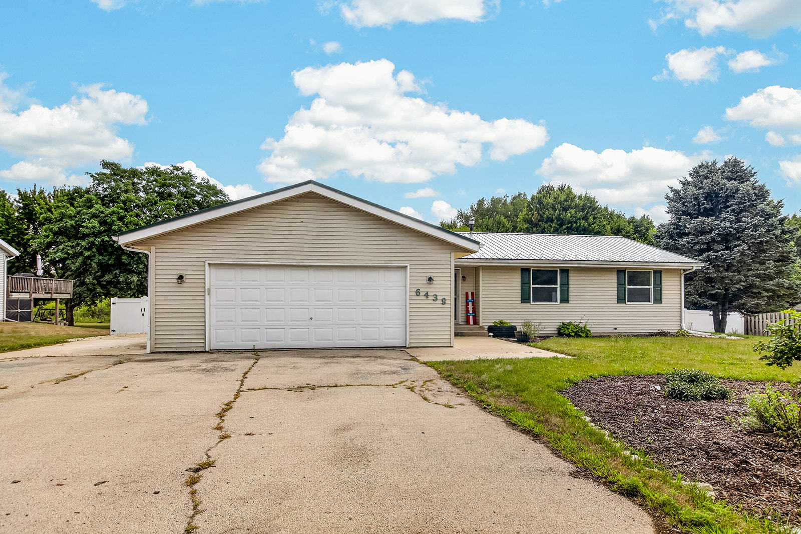 6439 Prairie Flower Property Photo 4