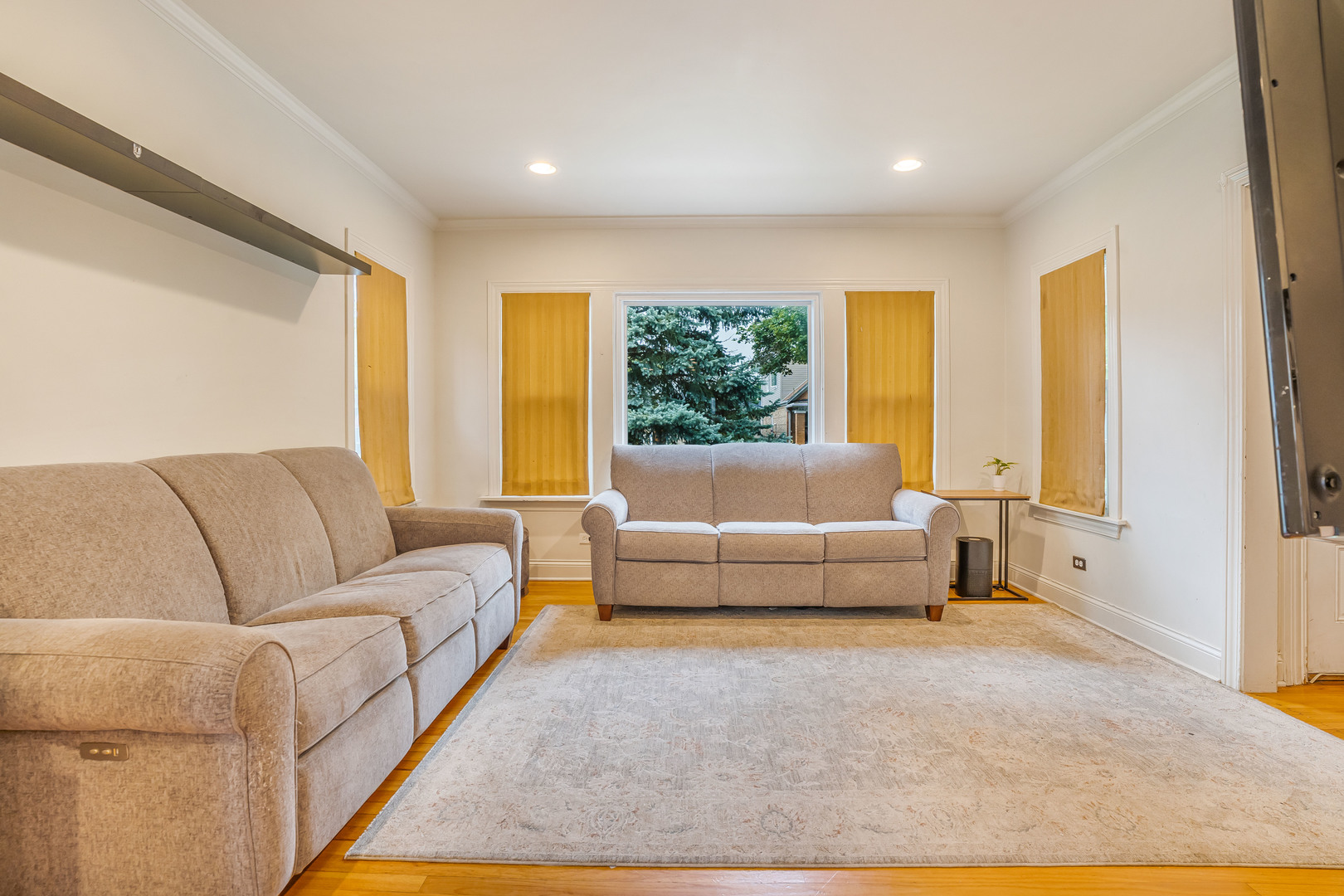 1243 Euclid Avenue Property Photo 2