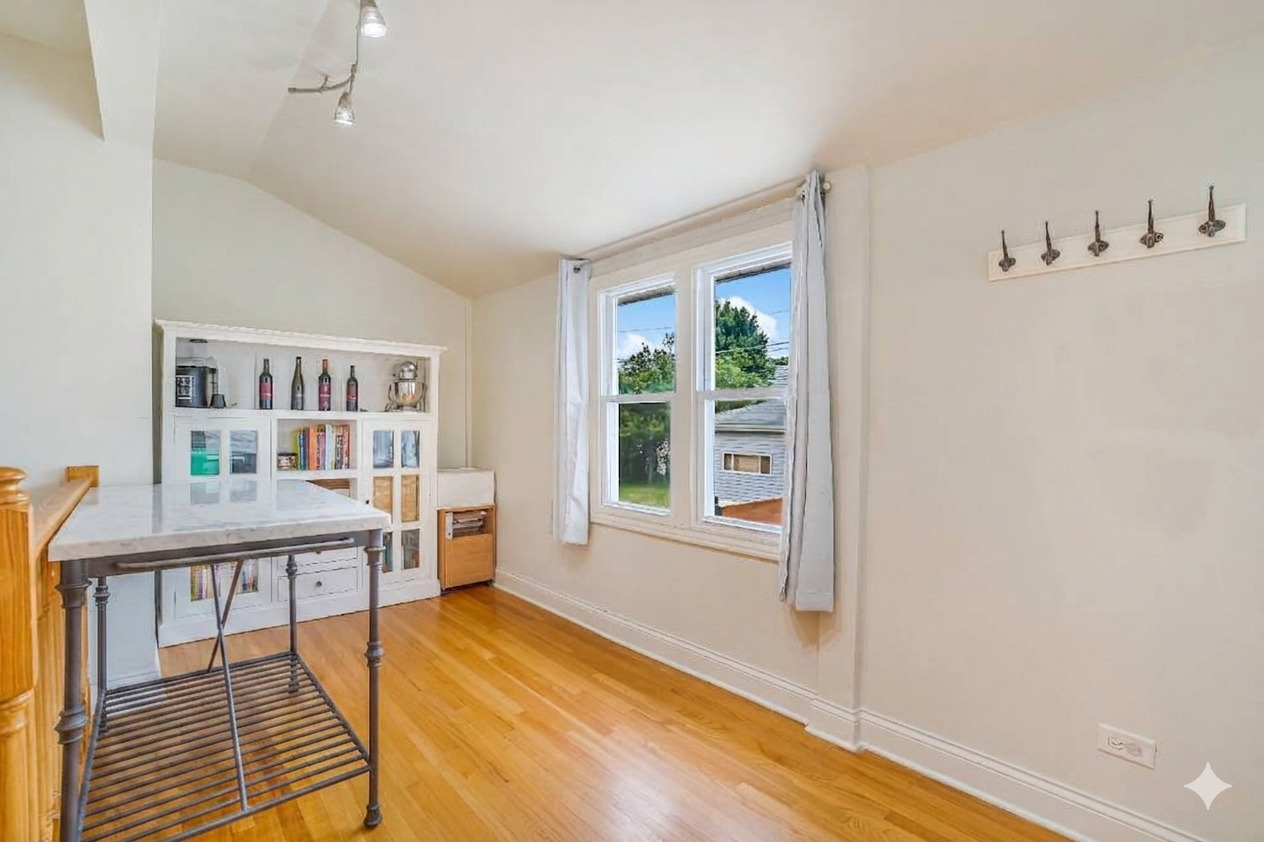 1243 Euclid Avenue Property Photo 8