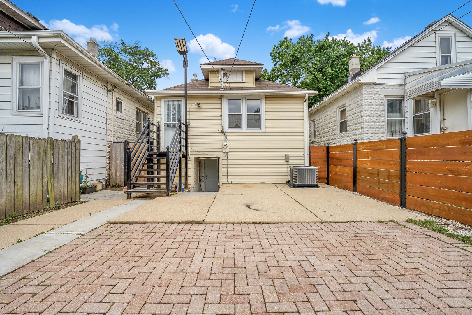 1243 Euclid Avenue Property Photo 17