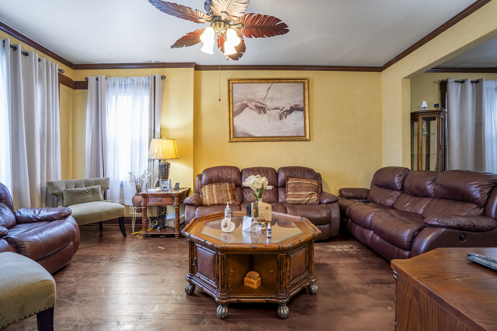 1533 N Menard Avenue Property Photo 3
