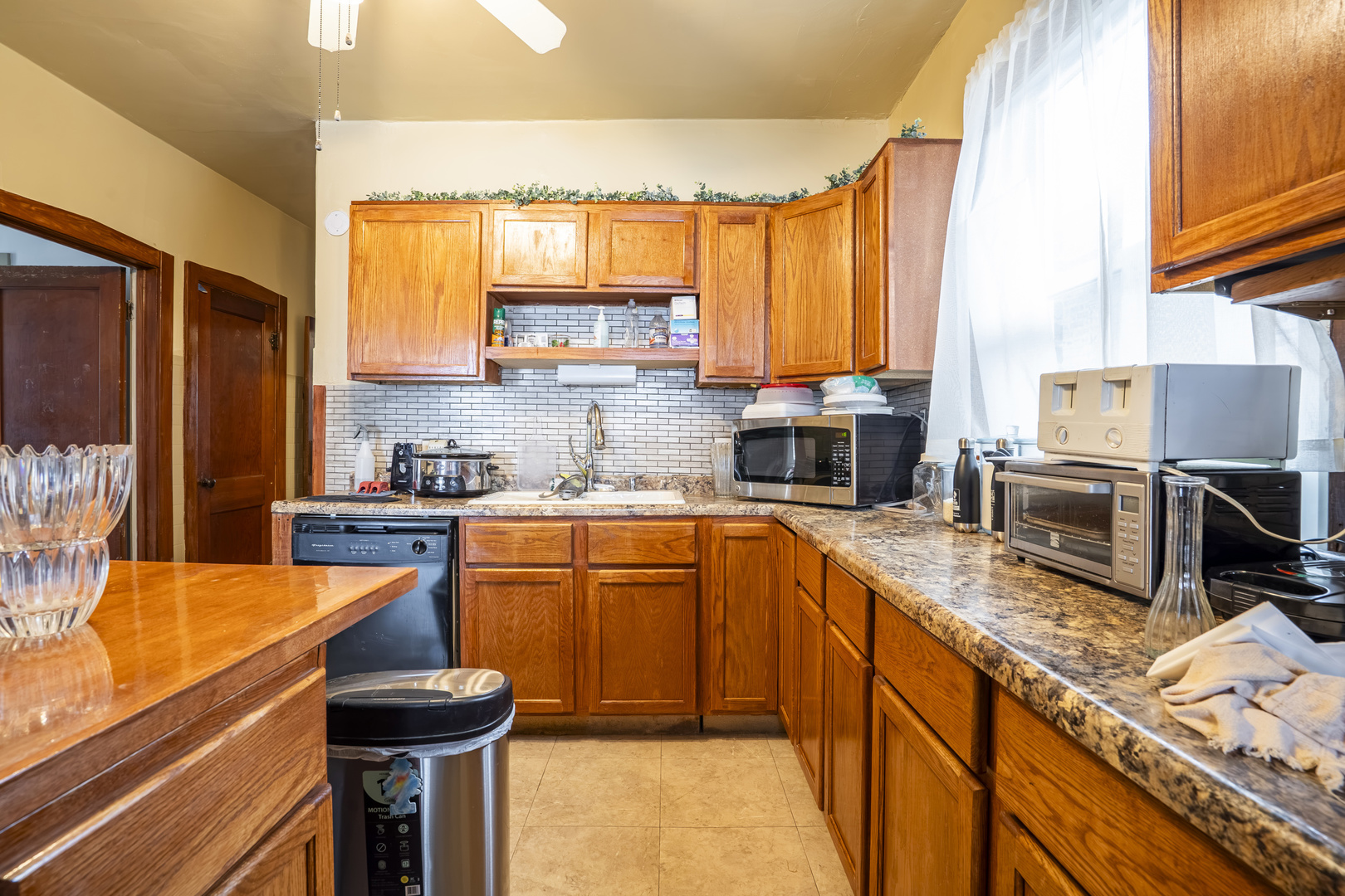 1533 N Menard Avenue Property Photo 5