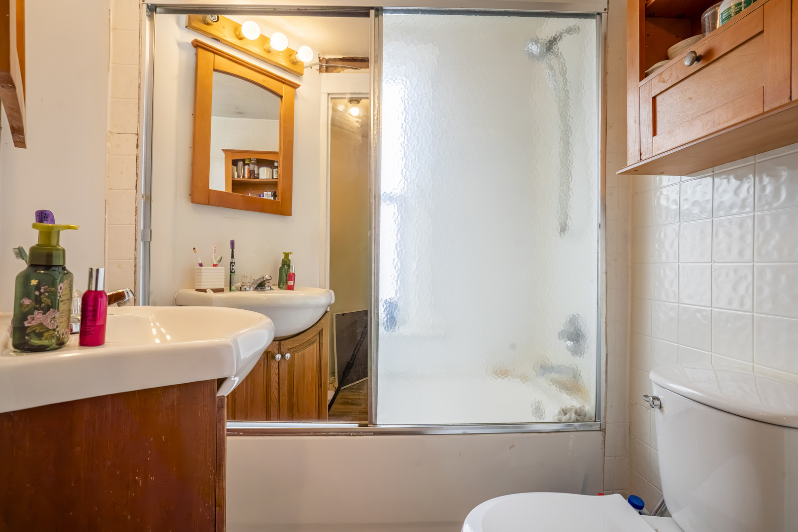 1533 N Menard Avenue Property Photo 16