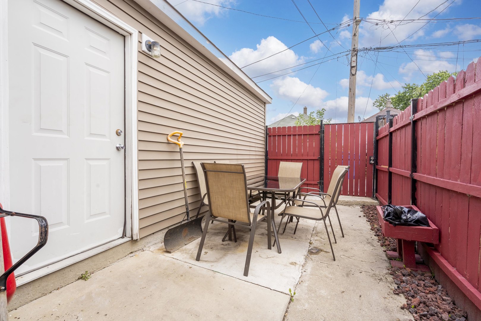 1533 N Menard Avenue Property Photo 22