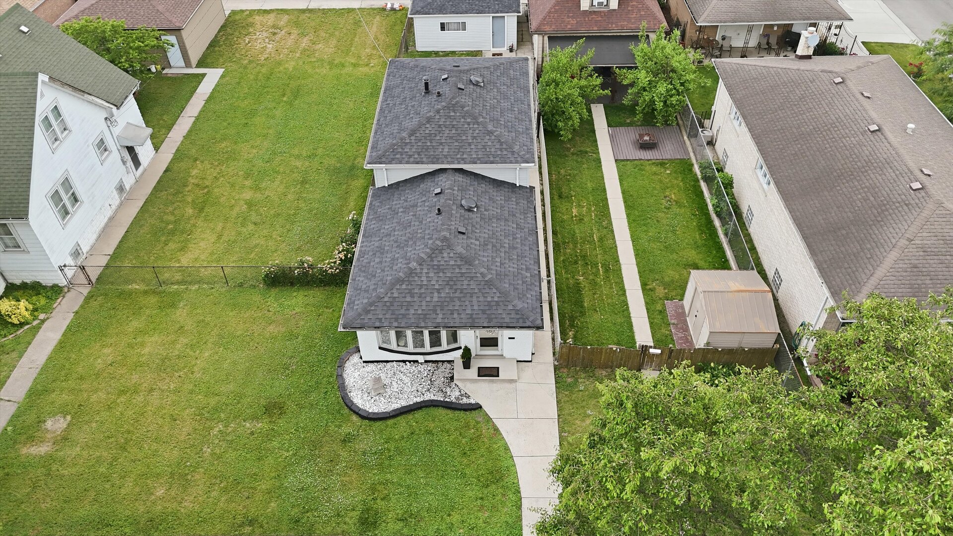 5253 S Moody Avenue Property Photo 3
